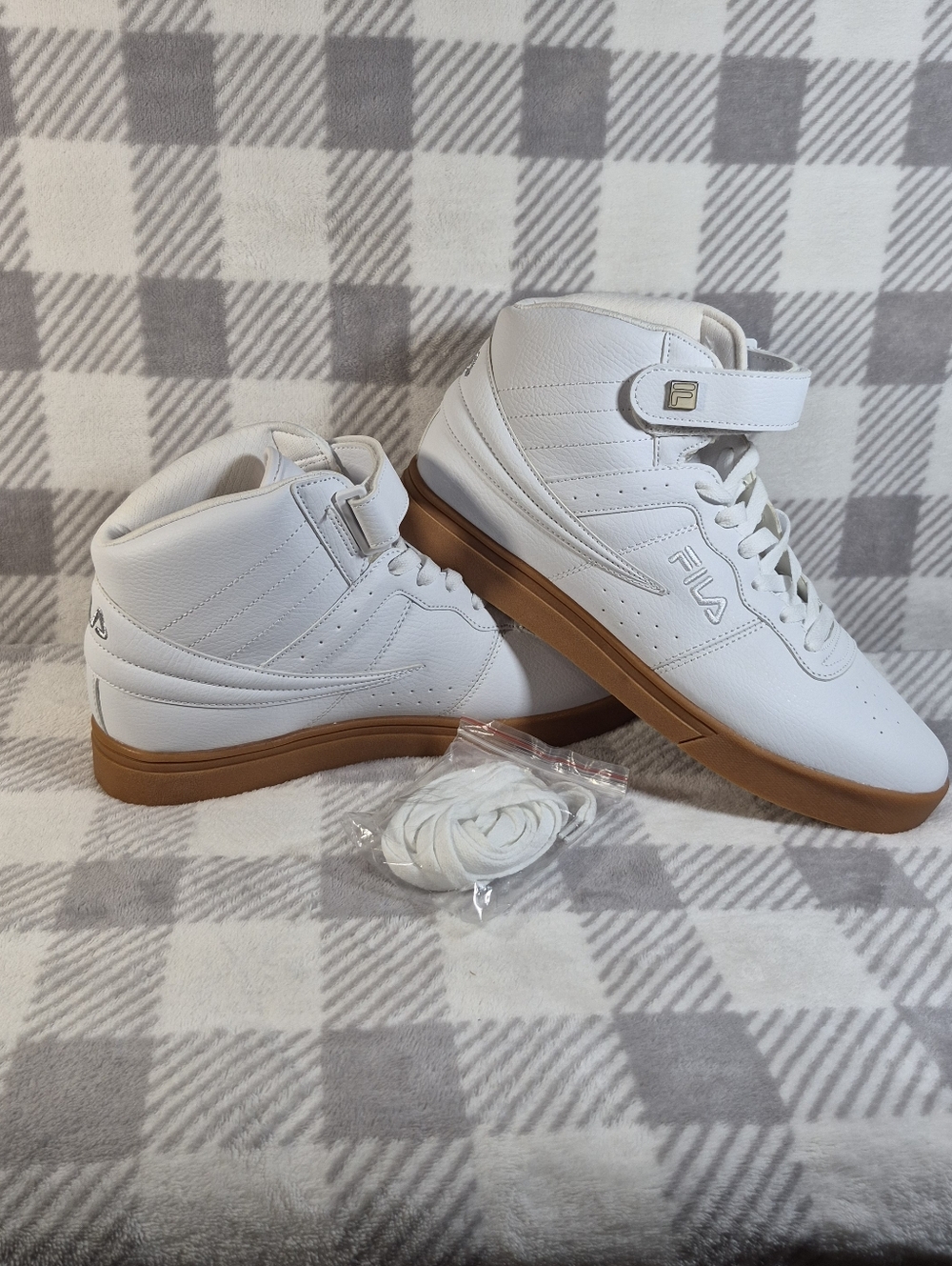 Men's Size 10.5 Fila High Top Sneakers